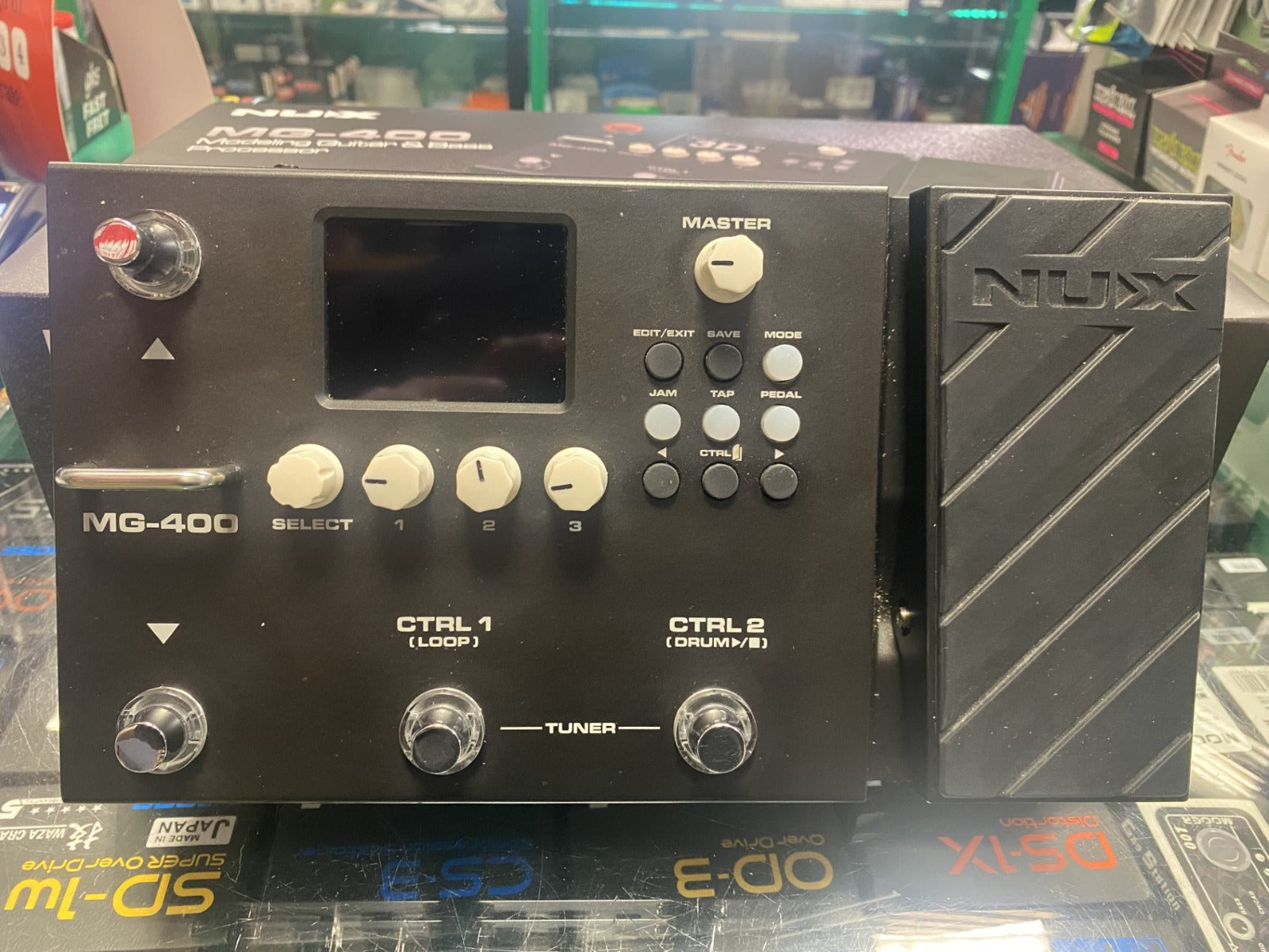 NUX MG-400 Pedaliera modeler per chitarra e basso Usata con imballo