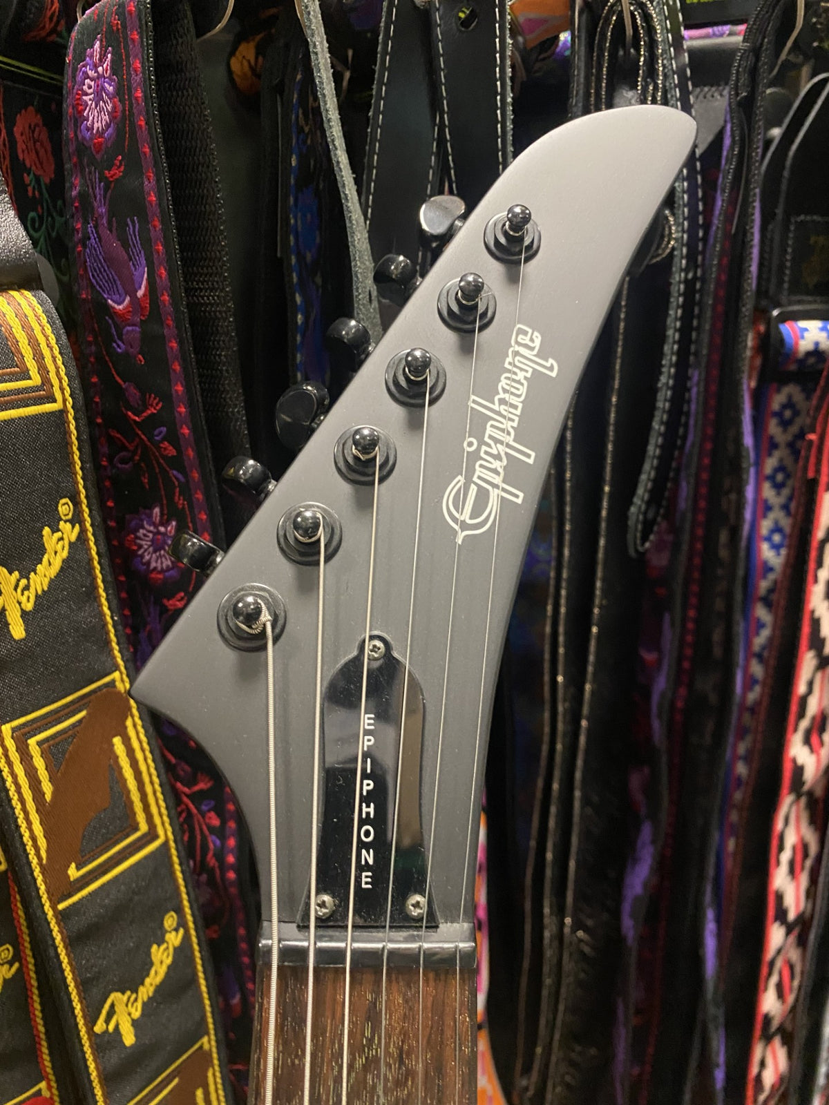 Epiphone Goth Explorer usata con astuccio