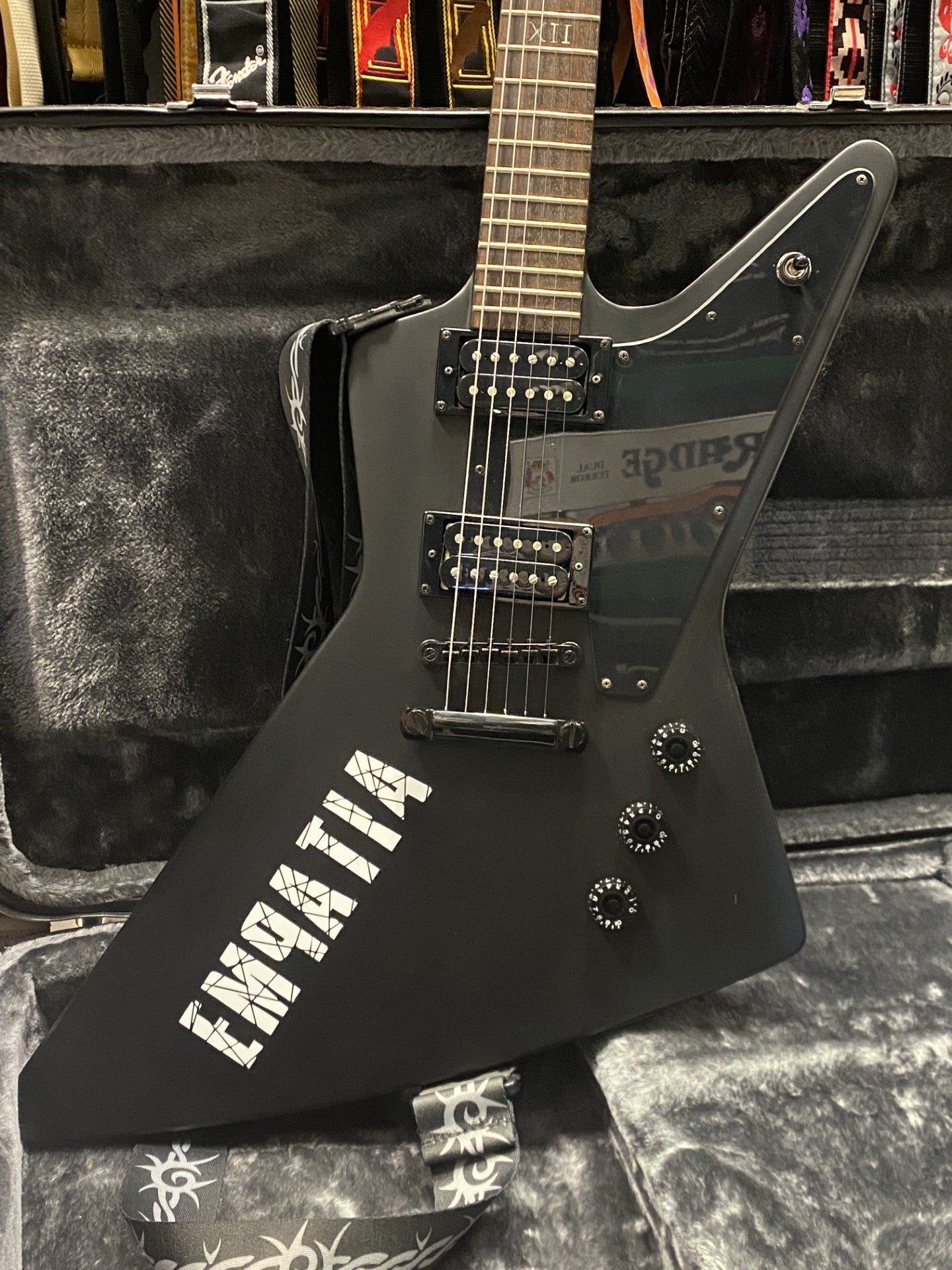 Epiphone Goth Explorer usata con astuccio