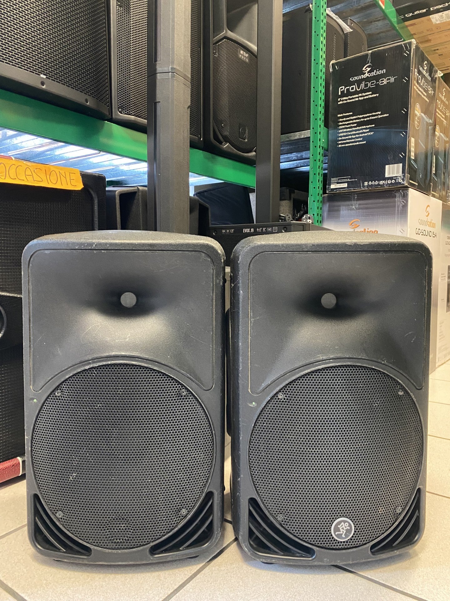 Mackie SRM 350 V3 Coppia diffusori amplificati usati