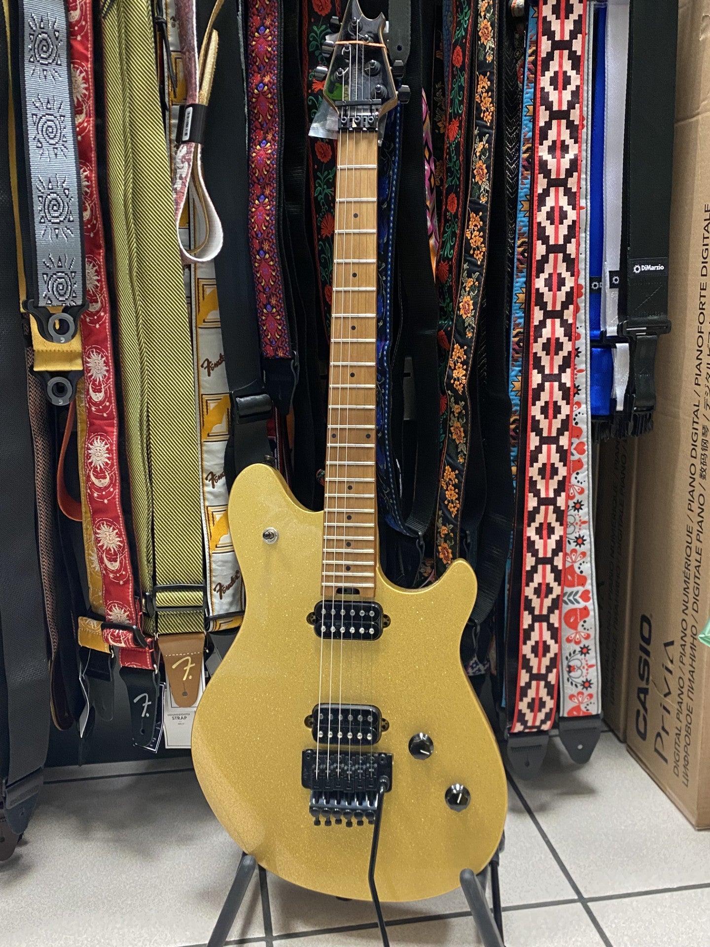 EVH Wolfgang WG Standard Gold Sparkle Usata in ottime condizioni