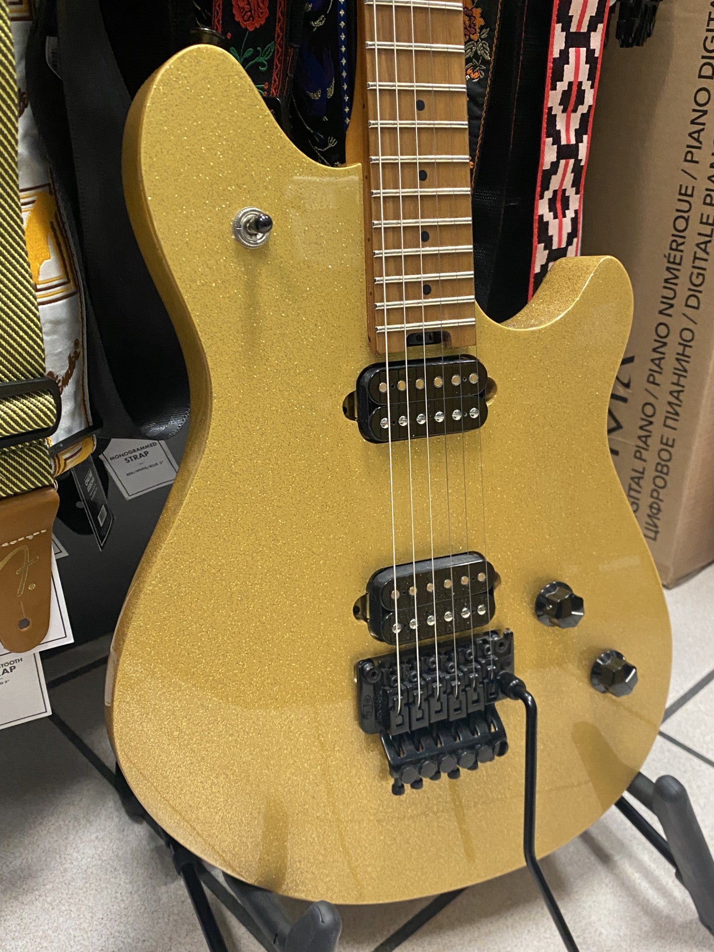 EVH Wolfgang WG Standard Gold Sparkle Usata in ottime condizioni