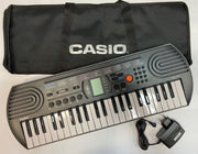 CASIO SA-77 Tastiera con 44 Minitasti con Alimentatore e Borsa
