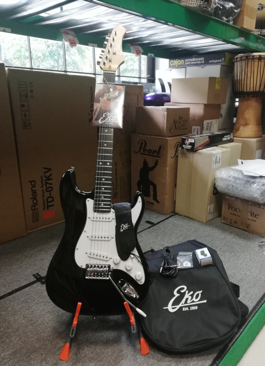 EKO EG-11 Chitarra Elettrica Nera