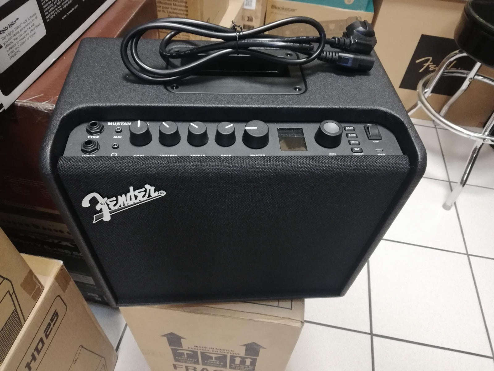 Fender Mustang LT25  Usato senza imballo