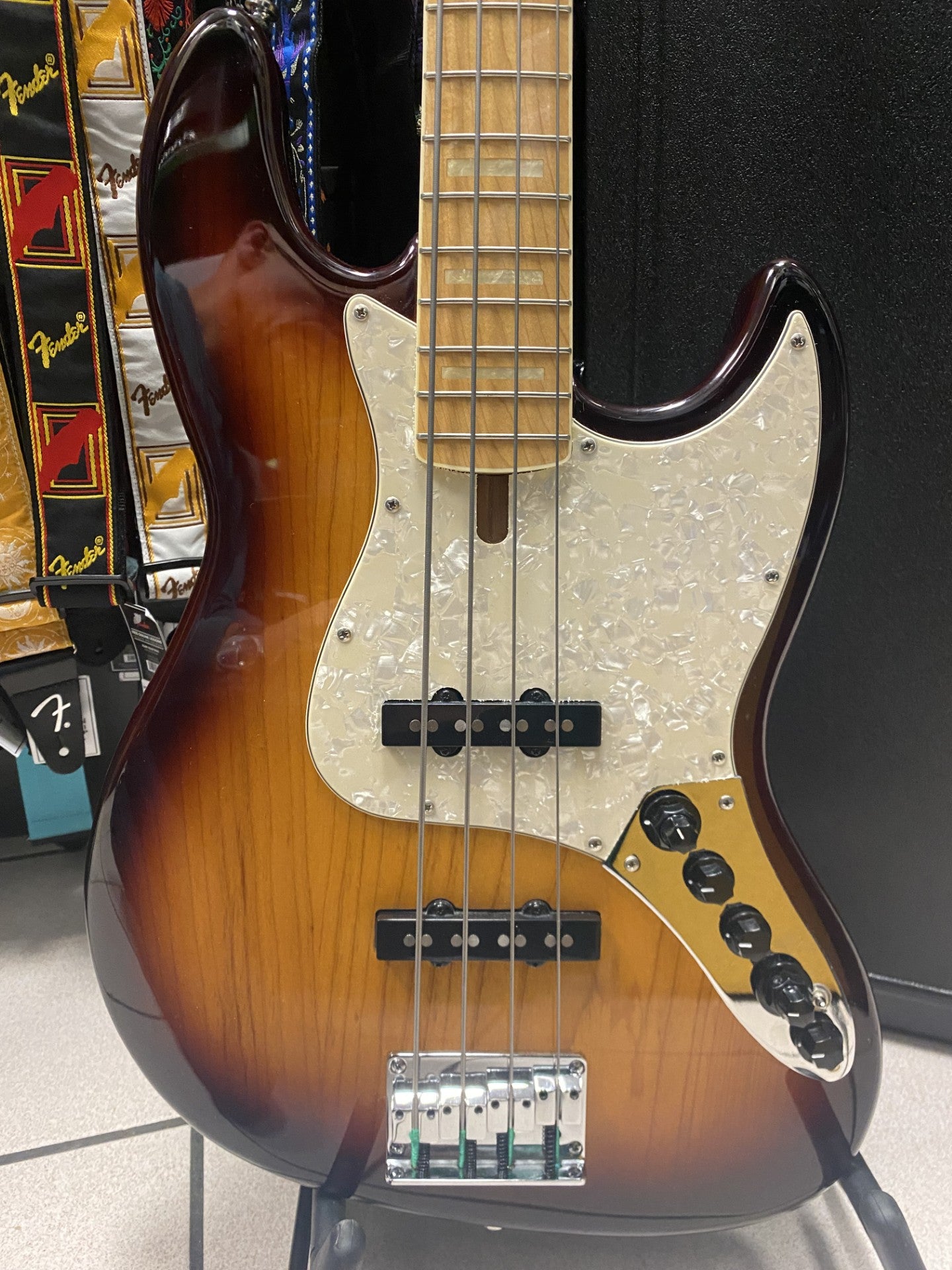 Sire Marcus Miller  V7 4 TS con Case Gator Usato
