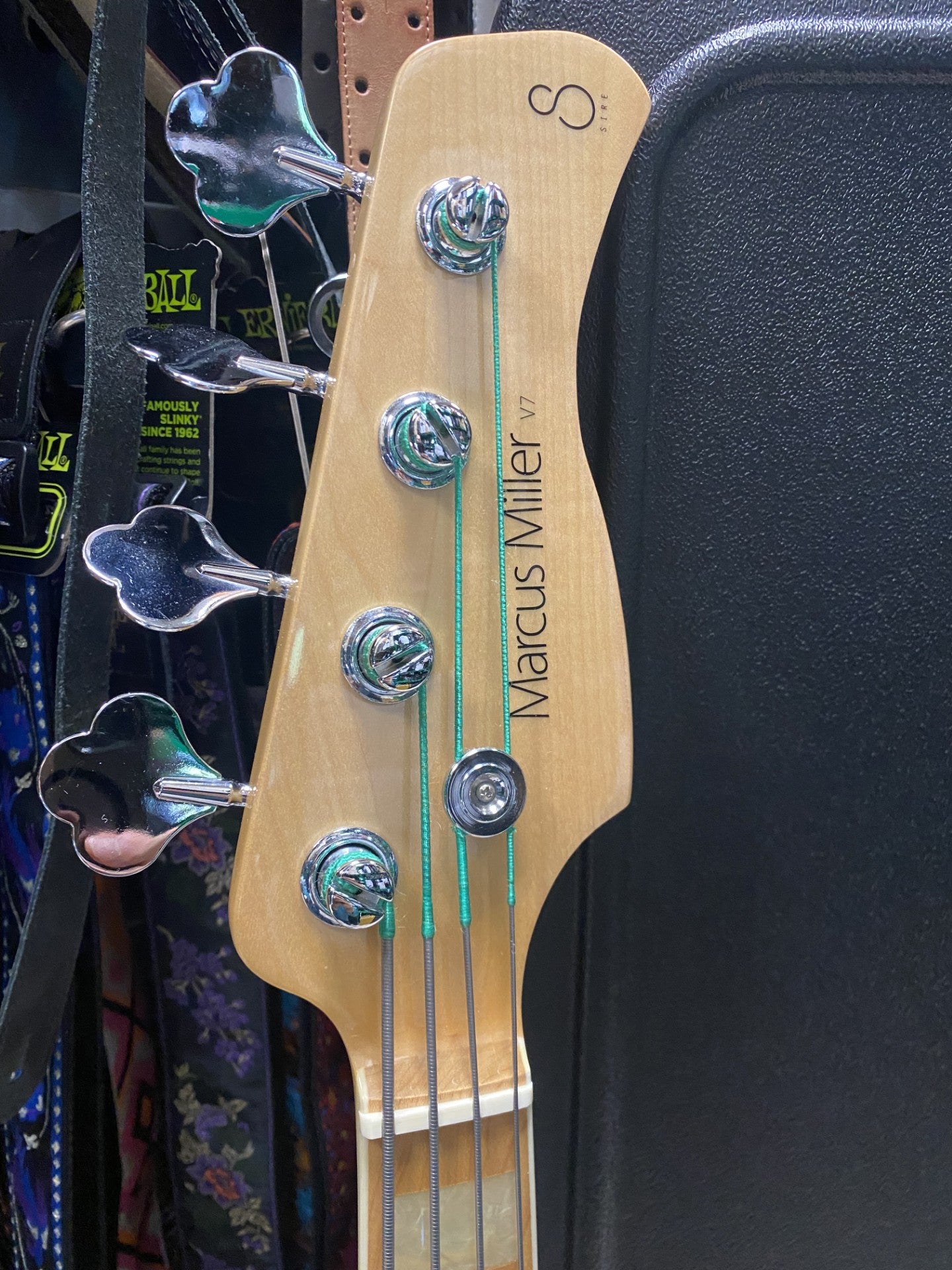 Sire Marcus Miller  V7 4 TS con Case Gator Usato