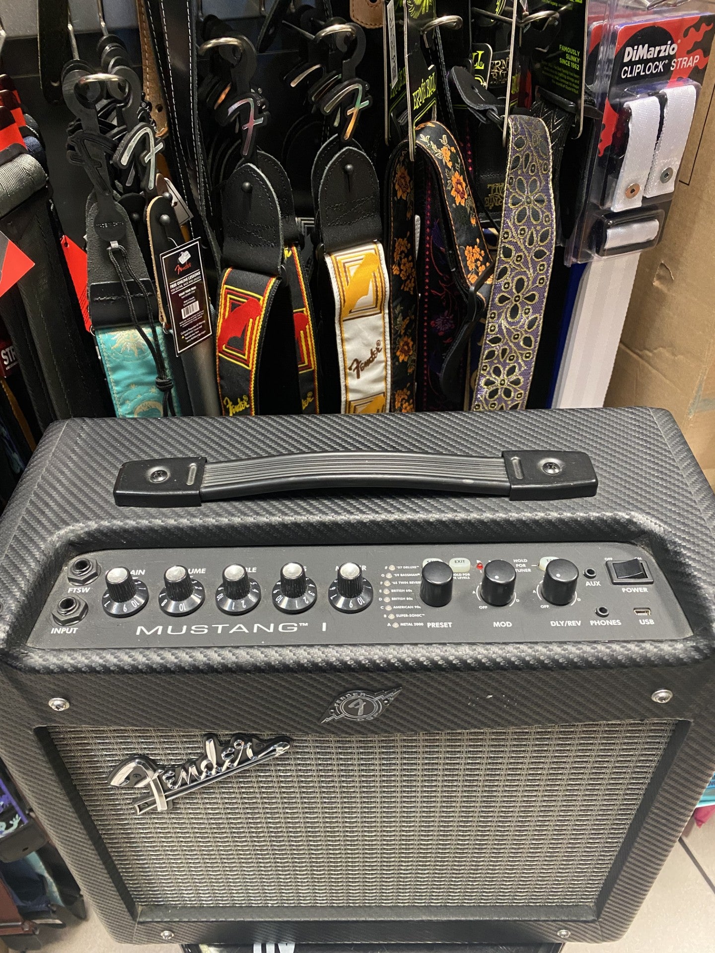 Fender Mustang I Combo per chitarra 20W Usato