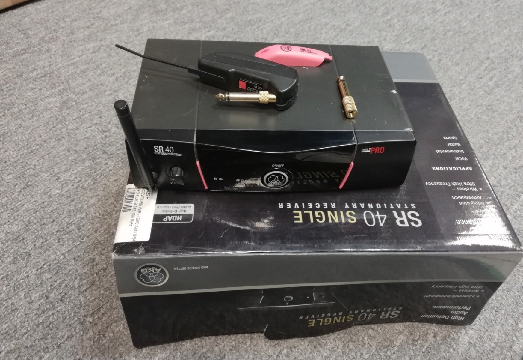 AKG SR 40 Ricevitore + AKG GB 40 Trasmettitore per chitarra (sistema usato)