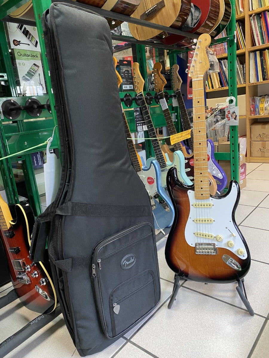 Fender Vintera '50s Stratocaster Modified, Maple Fingerboard, 2-Color Sunburst Usata con Gig Bag