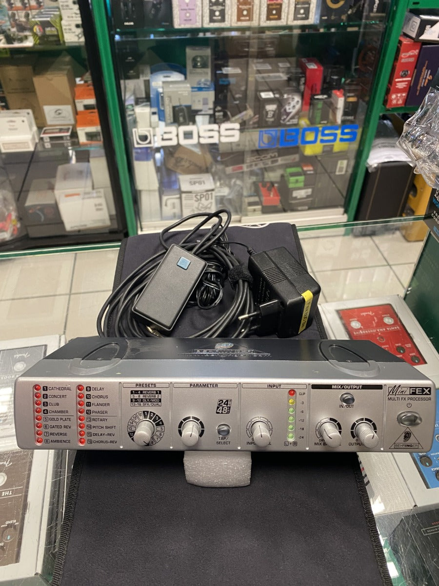 BEHRINGER FEX800 MiniFex Usato